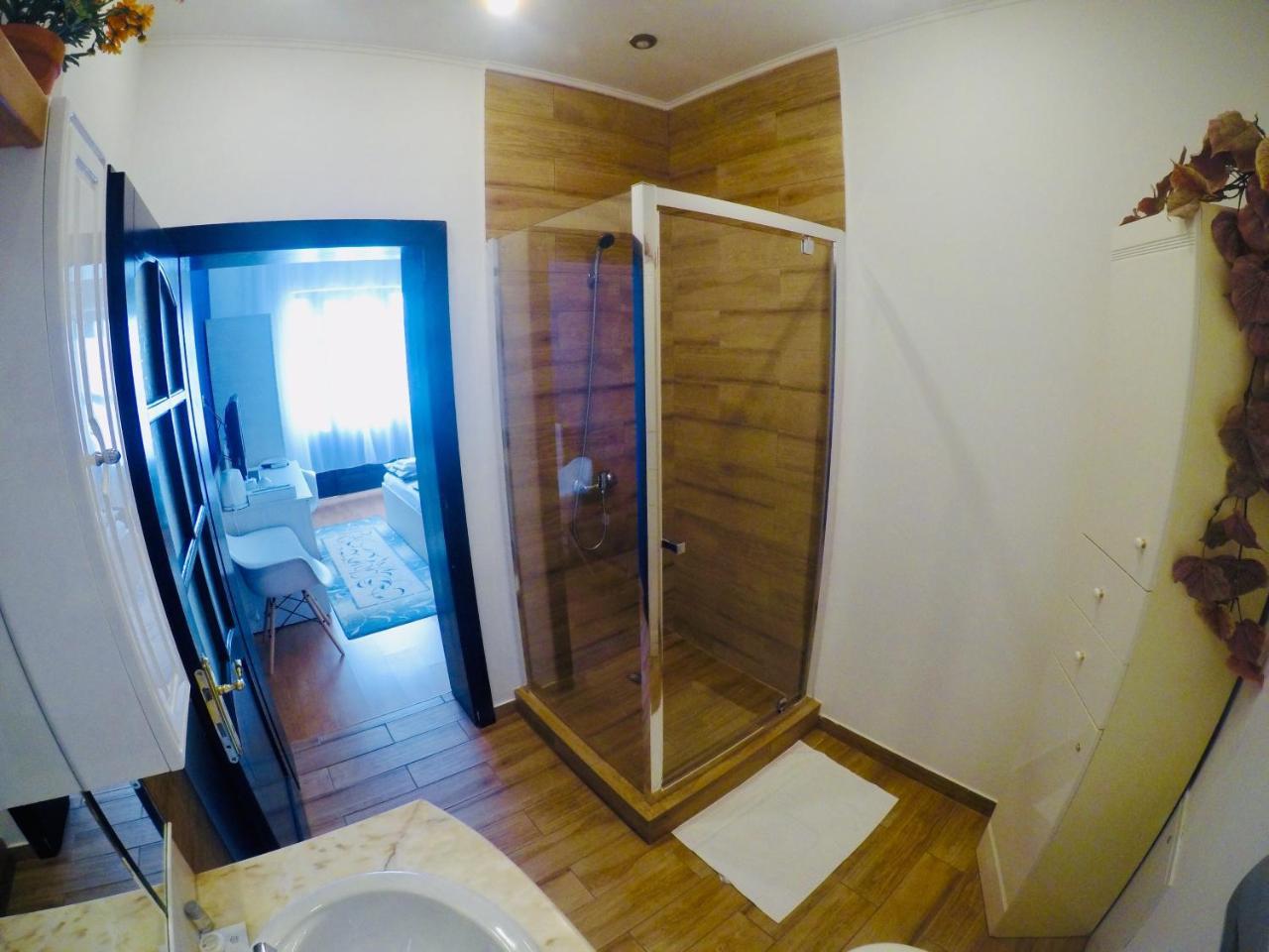 Cristi'S Rooms - Pensiune Oradea Exterior foto