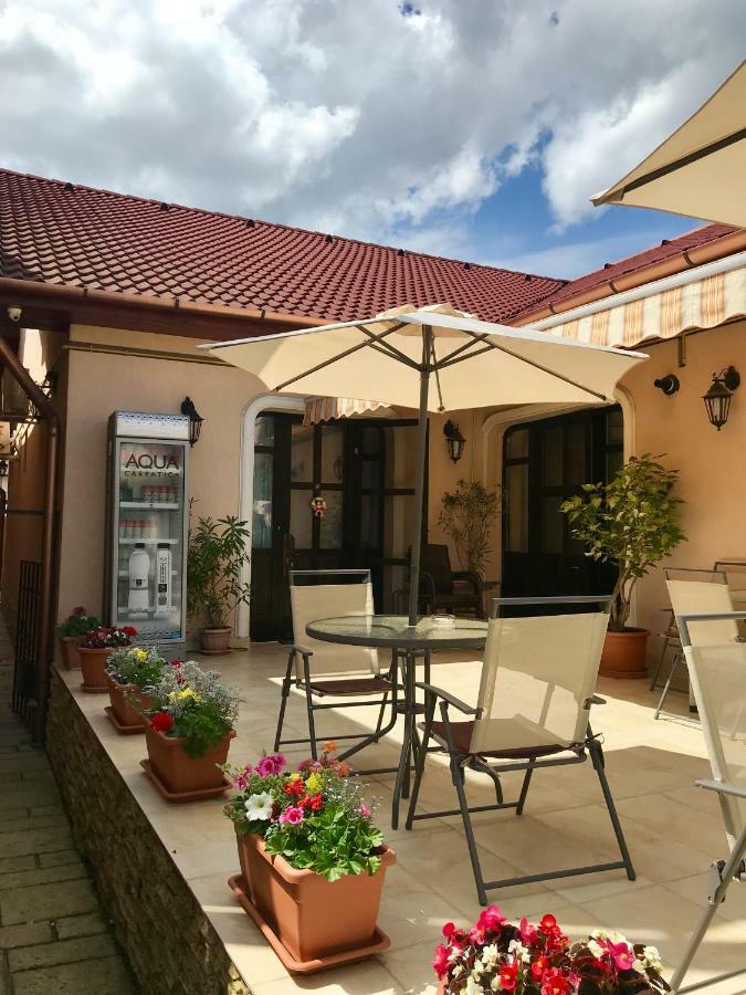Cristi'S Rooms - Pensiune Oradea Exterior foto