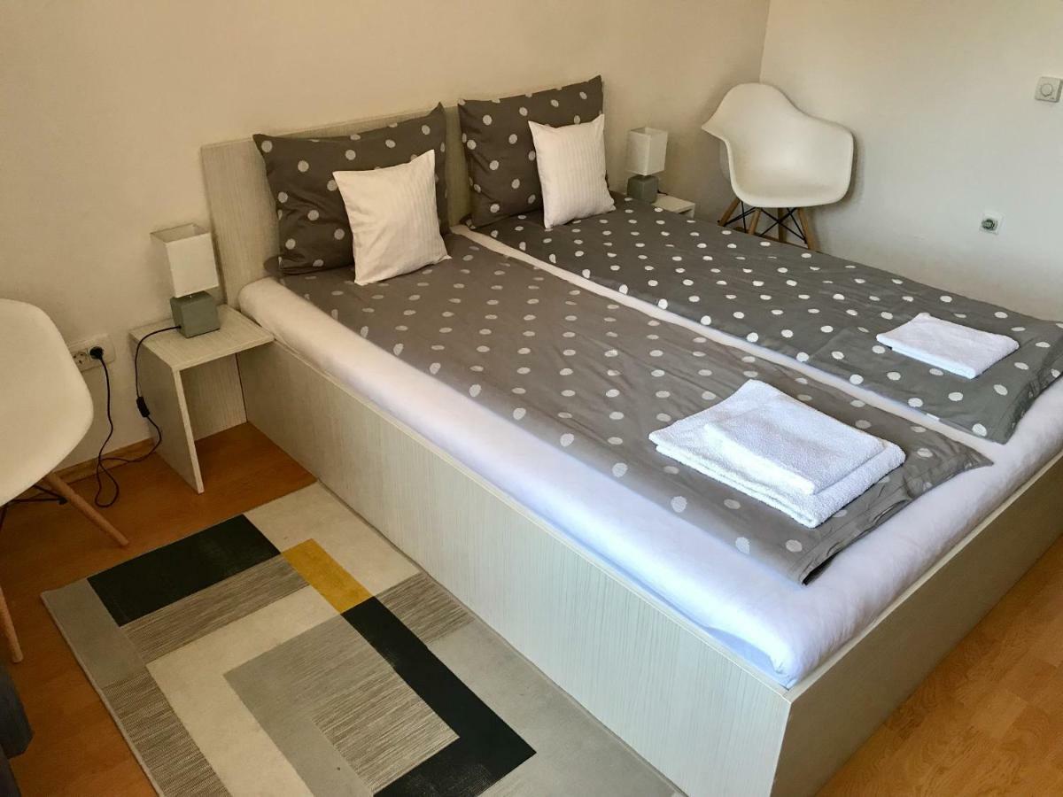 Cristi'S Rooms - Pensiune Oradea Exterior foto
