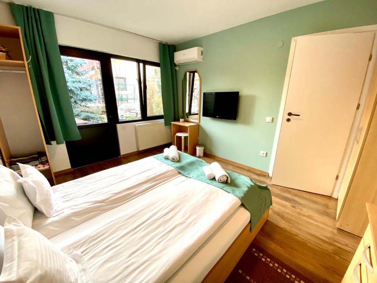 Cristi'S Rooms - Pensiune Oradea Exterior foto