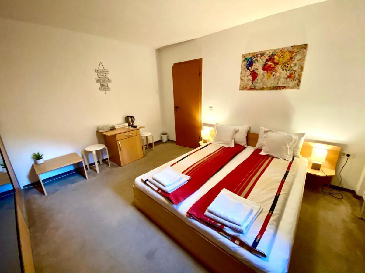 Cristi'S Rooms - Pensiune Oradea Exterior foto