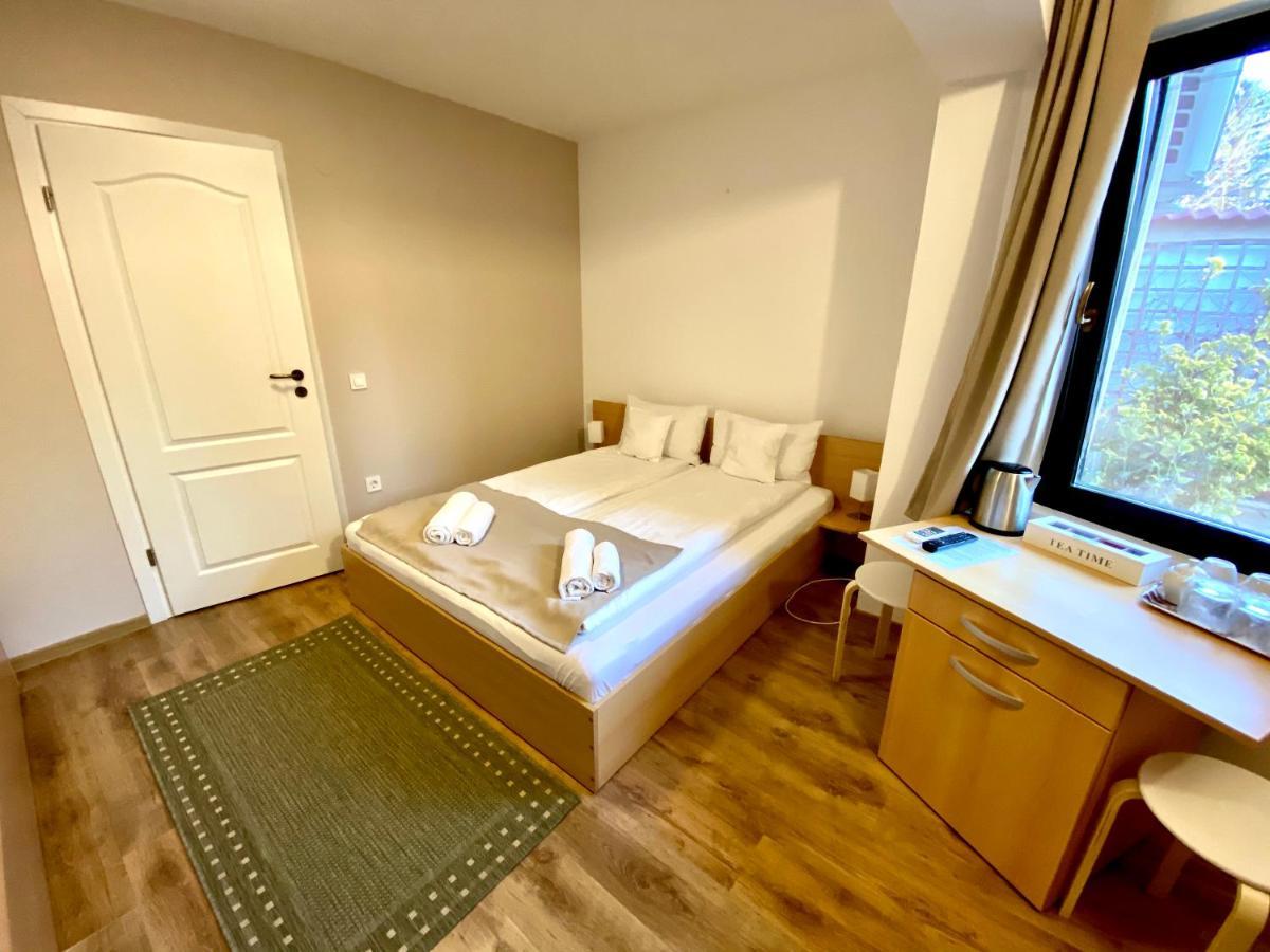 Cristi'S Rooms - Pensiune Oradea Exterior foto
